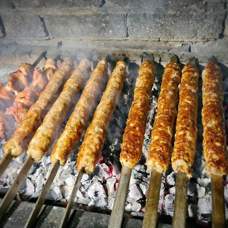 Chveni Sakhli Hotel Tbilisi Buitenkant foto